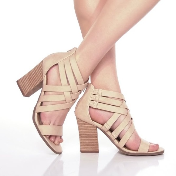 DV by Dolce Vita Nude Cluster Strappy Heeled Sandals Open Toe 7.5 Faux Leather - Picture 1 of 16